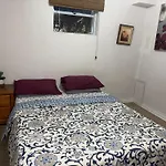 Vancouver Cozy Homestay- Near Ubc, Downtown, Kits Beach & Transit
