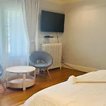 West King Edward Luxury Guest Home