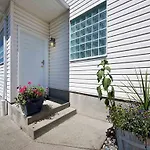 Marpole Guest House