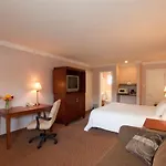 Travelodge By Wyndham Vancouver Lions Gate