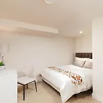 Cozy 3Bdr Suite Near Queen Elizabeth Park