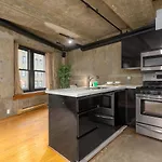 Sterling Suites - Gastown