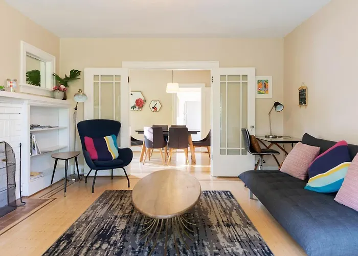 Sunny Vintage Home In Kits With Free Parking