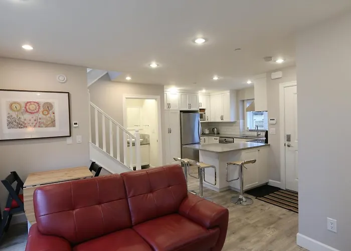 Vancouver Traveller Cottage