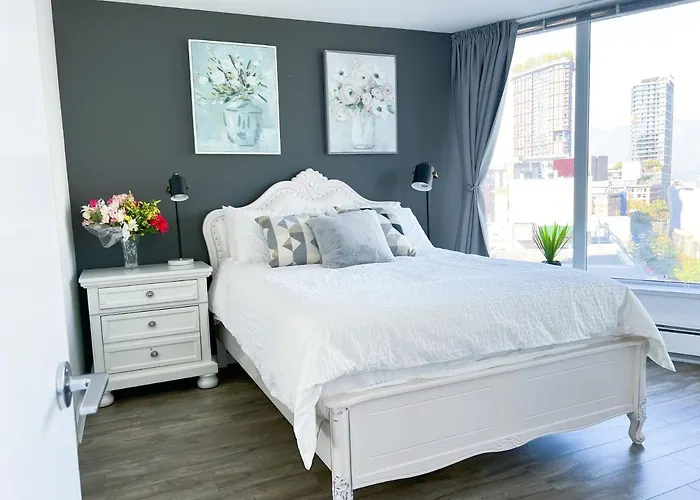 Downtown 4Bd 2Ba View Skytrain 2 Free Parking