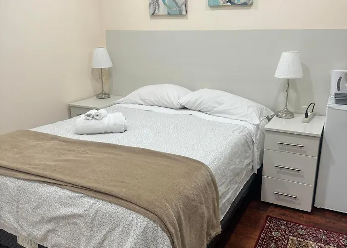 Comfortable Guest Home Near Downtown Vancouver & Sights & Stores