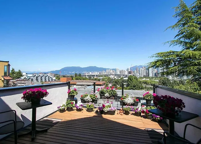 Stunning Skyline Views From A Cozy Apartment