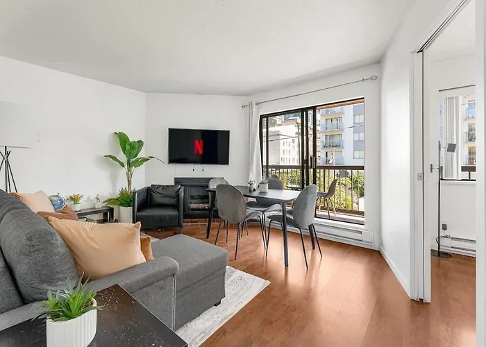 Stylish & Comfy Apartment In A Prime Location