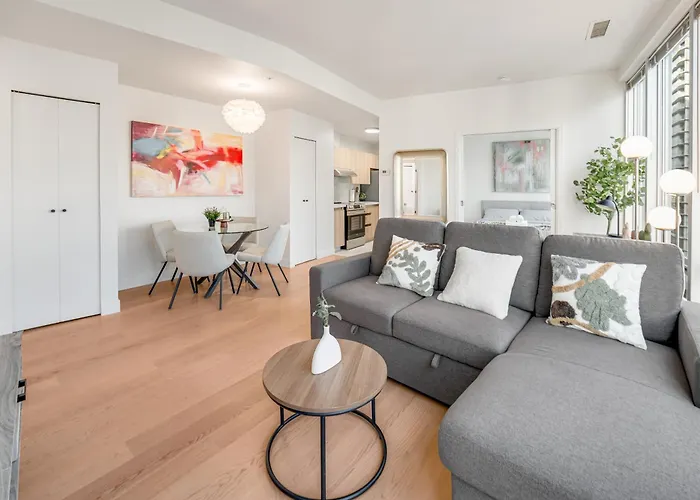 Modern & Cozy Home In The Heart Of Downtown Vancouver