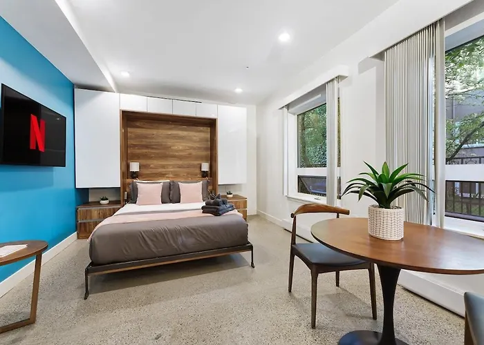 Studio Condo In Central Downtown