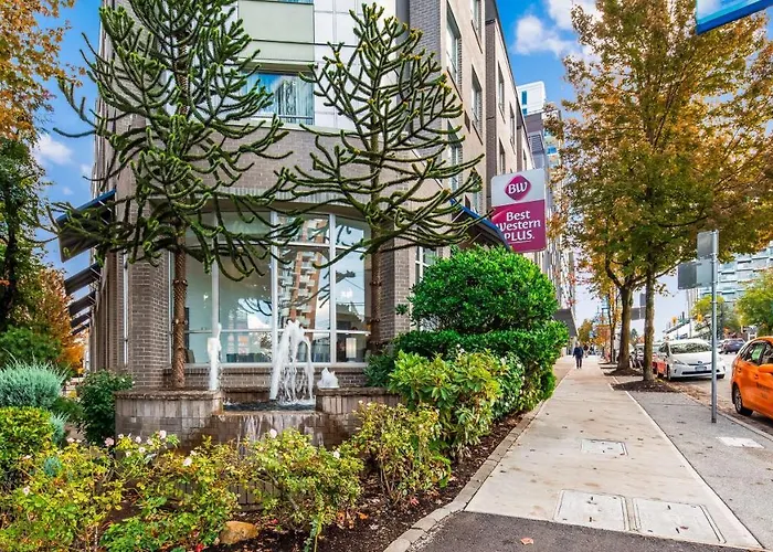 Best Western Plus Uptown Hotel
