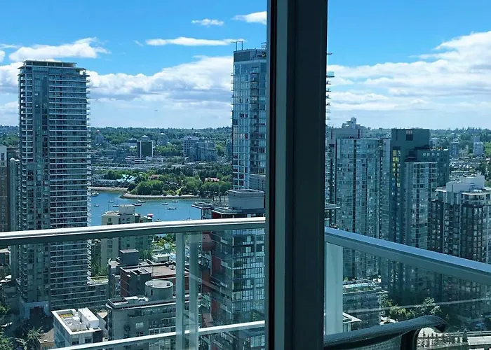 Brand New Seaview High-Rise Apartment Downtown