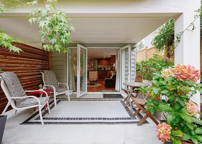 West Side 1Br Dunbar Garden Suite
