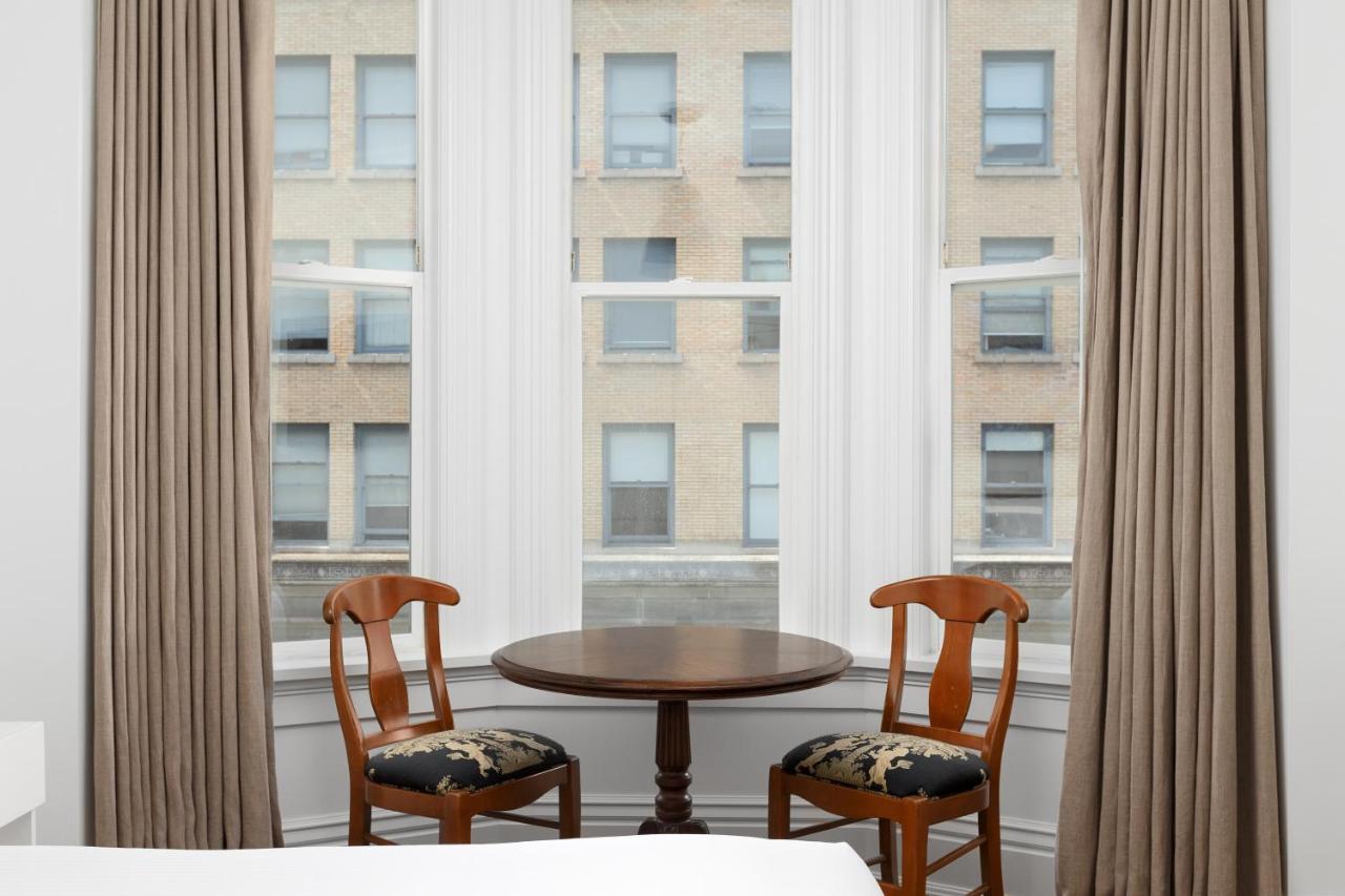 Victorian Hotel 3*