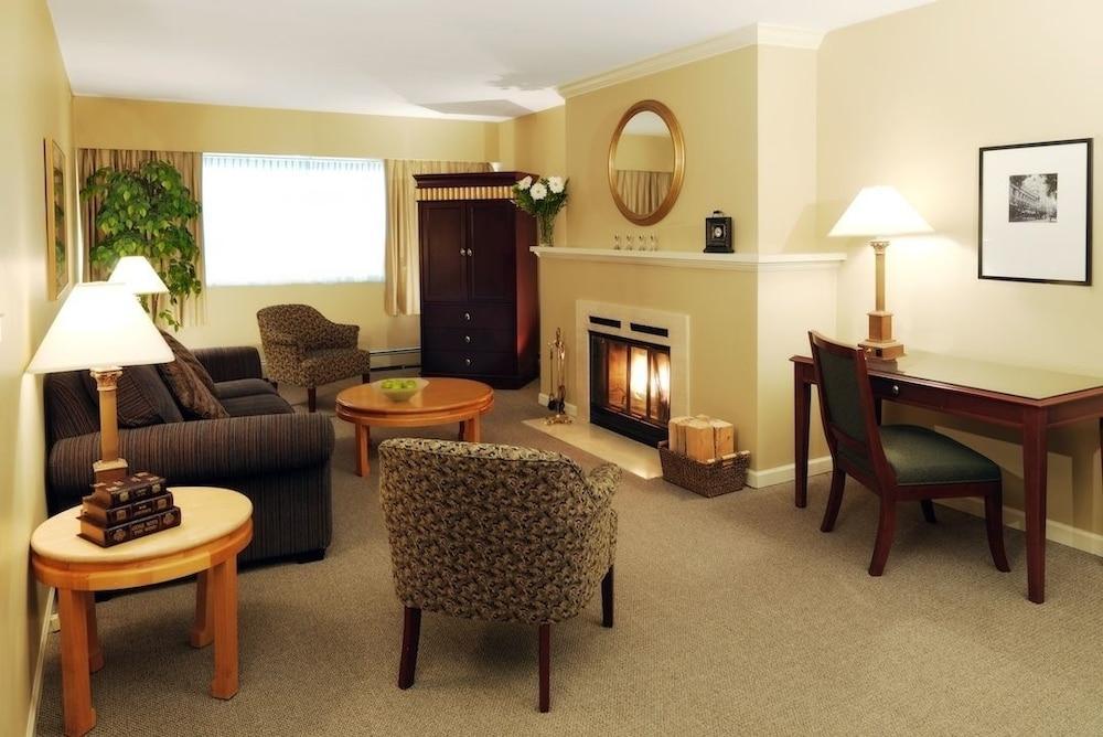 Aparthotel Rosellen At Stanley Park 3*