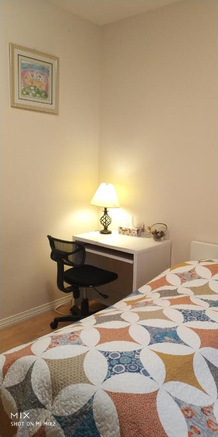 Bed & Breakfast Helen's House / Close To Skytrain And Airport