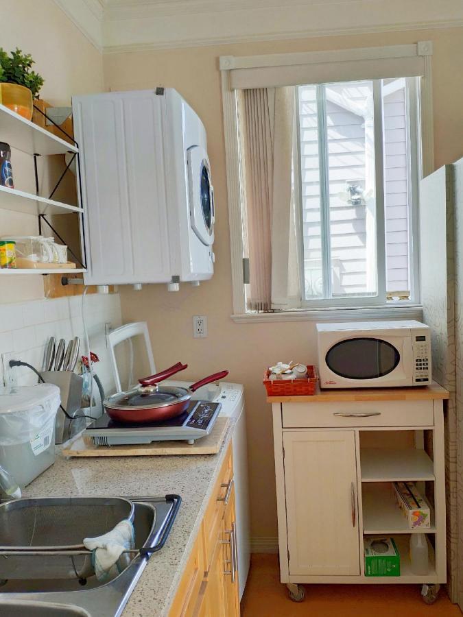 Helen's House / Close To Skytrain And Airport * Vancouver