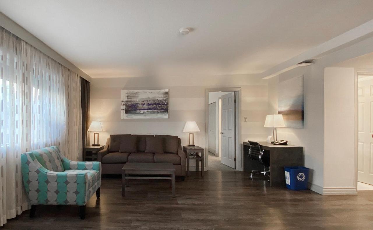 Western Sands Hotel 3*