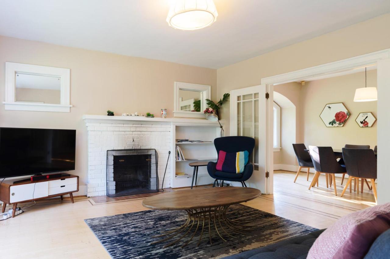 Sunny Vintage In Kits With Free Parking Villa