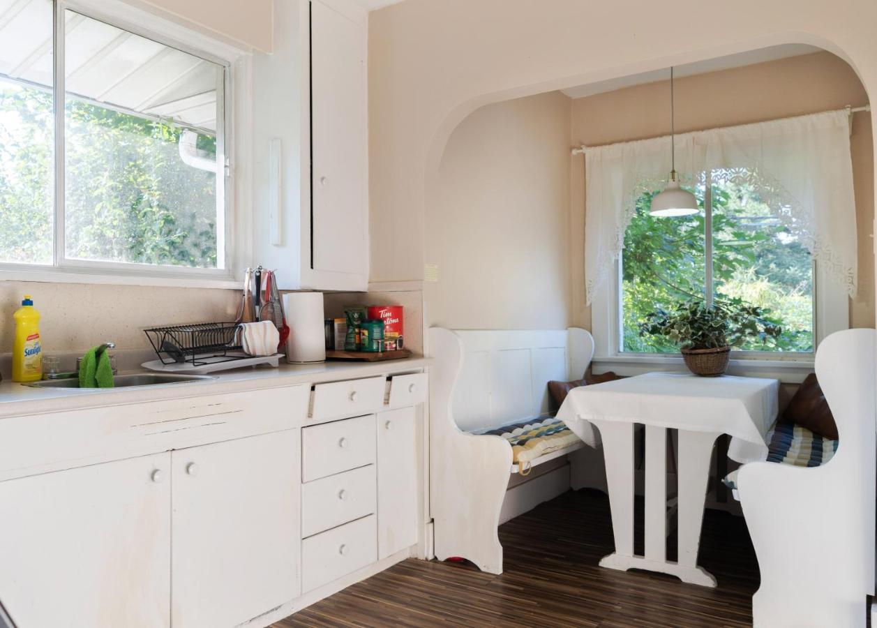 Sunny Vintage In Kits With Free Parking Villa