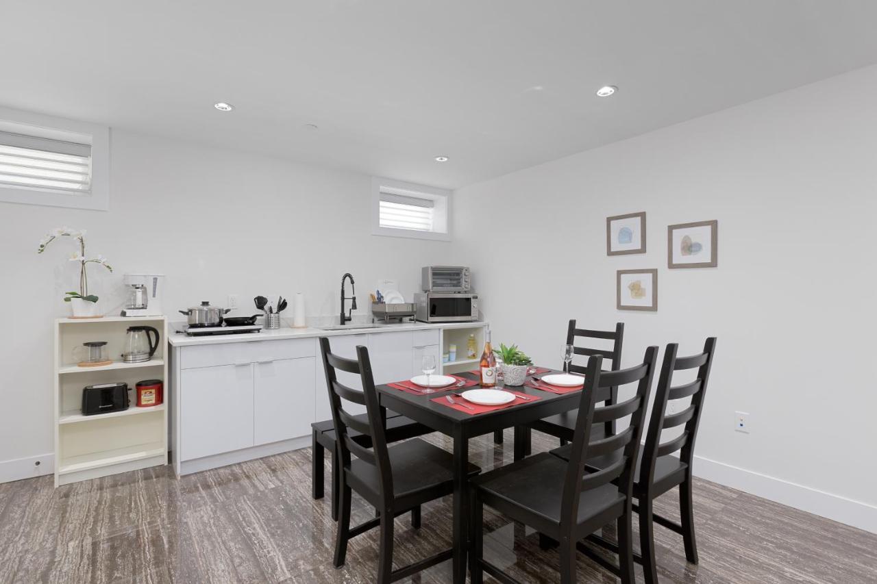 Cozy 3bdr Near Queen Elizabeth Park Holiday home