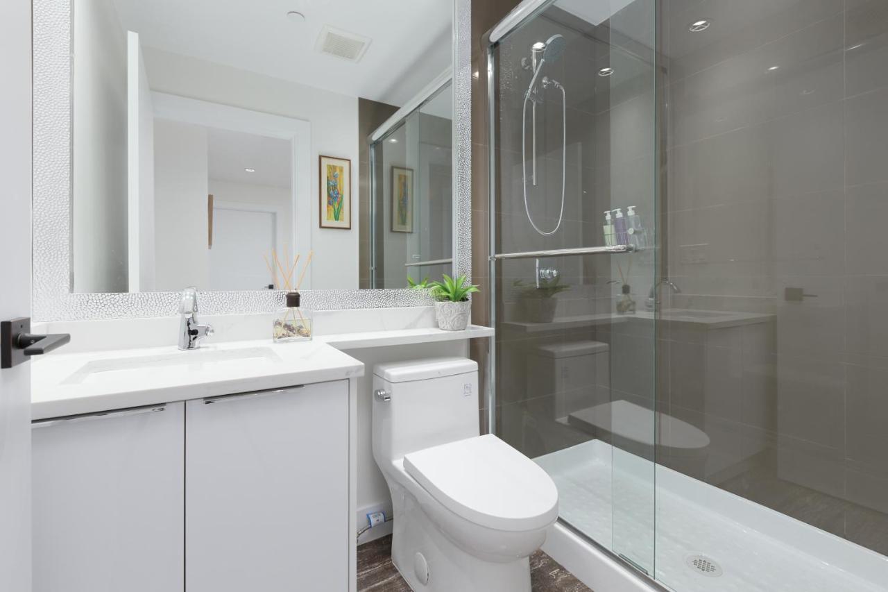 Holiday home Cozy 3bdr Near Queen Elizabeth Park *