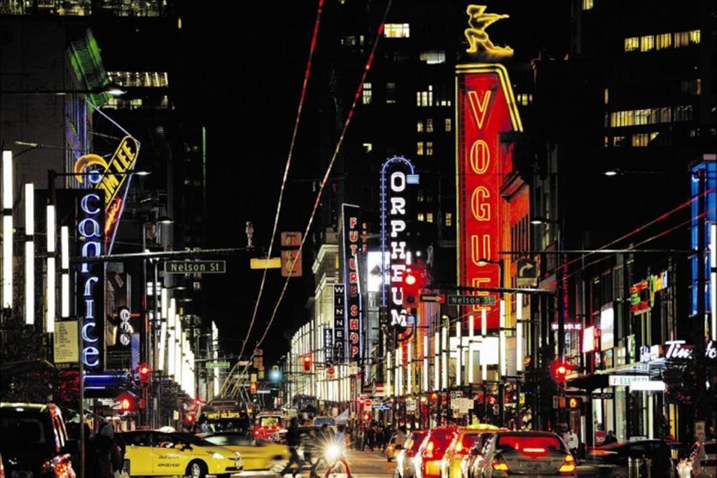 Aparthotel Divya Sutra On Robson Downtown Vancouver