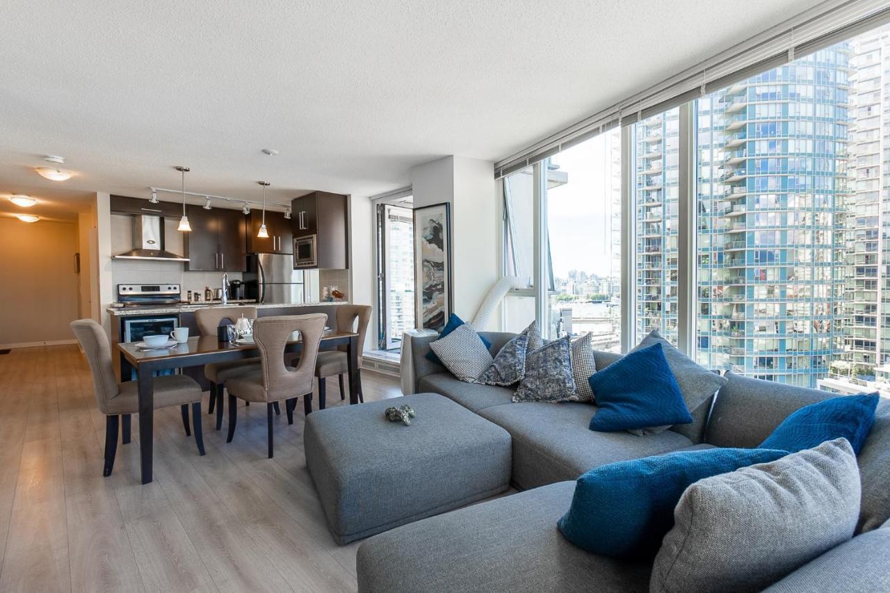 Stunning 2 Bedroom Condo With Downtown Views!!! Apartment Vancouver