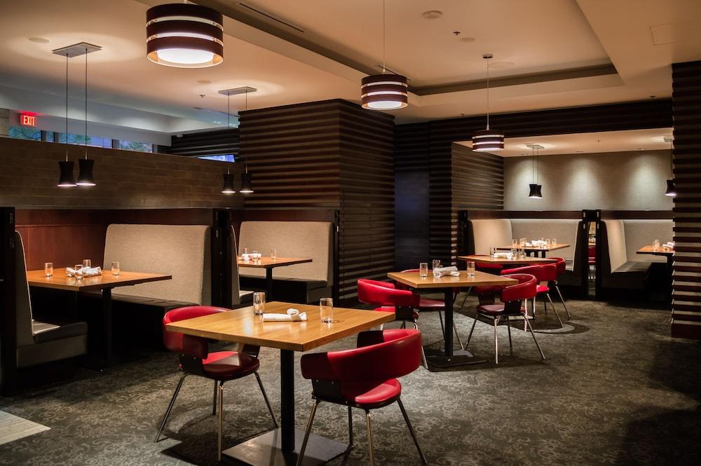 Hotel Coast Coal Harbour By Apa 4*