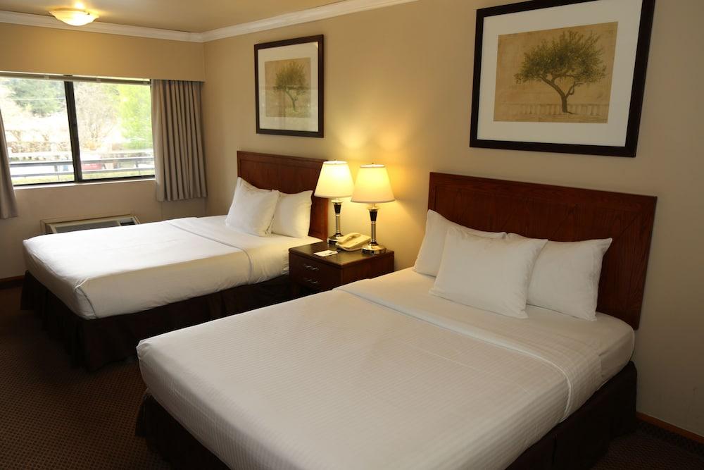 Travelodge By Wyndham Lions Gate