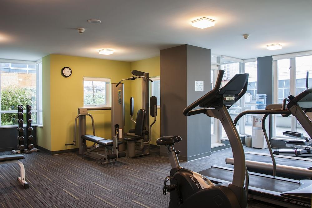 Hotel Carmana & Vancouver