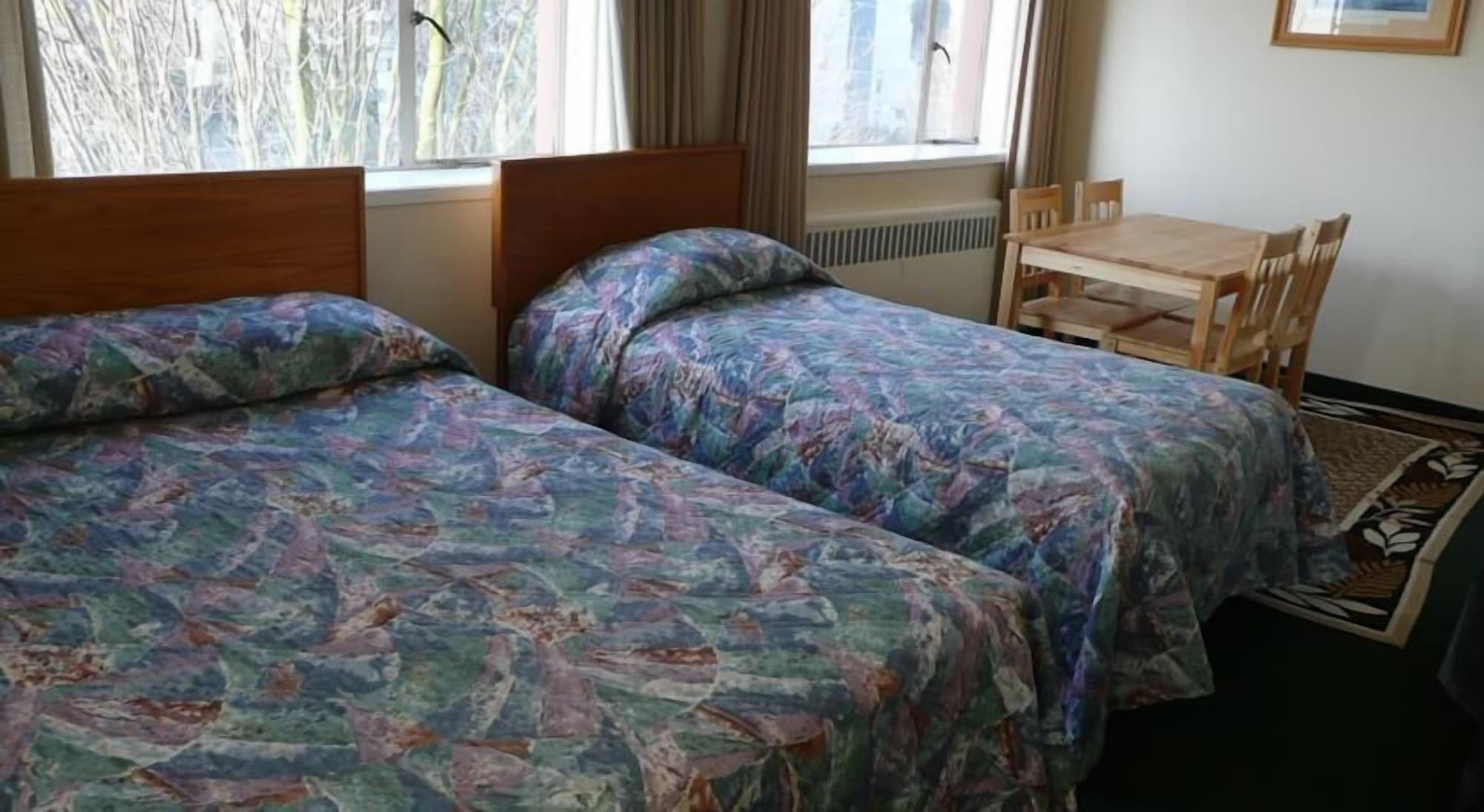 Bay Hotel 2*