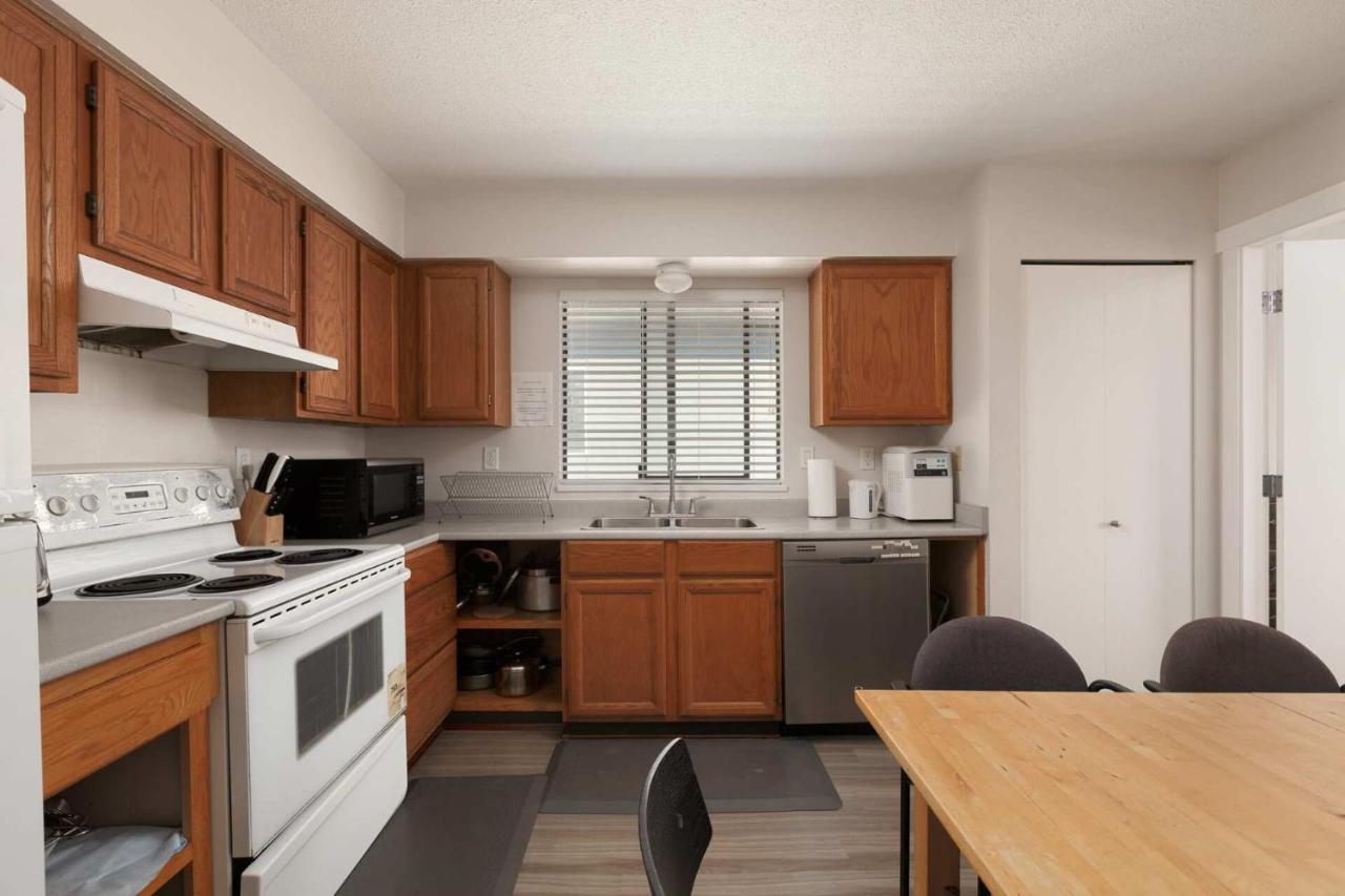 Apartment Huge 4 Bedroom Upper