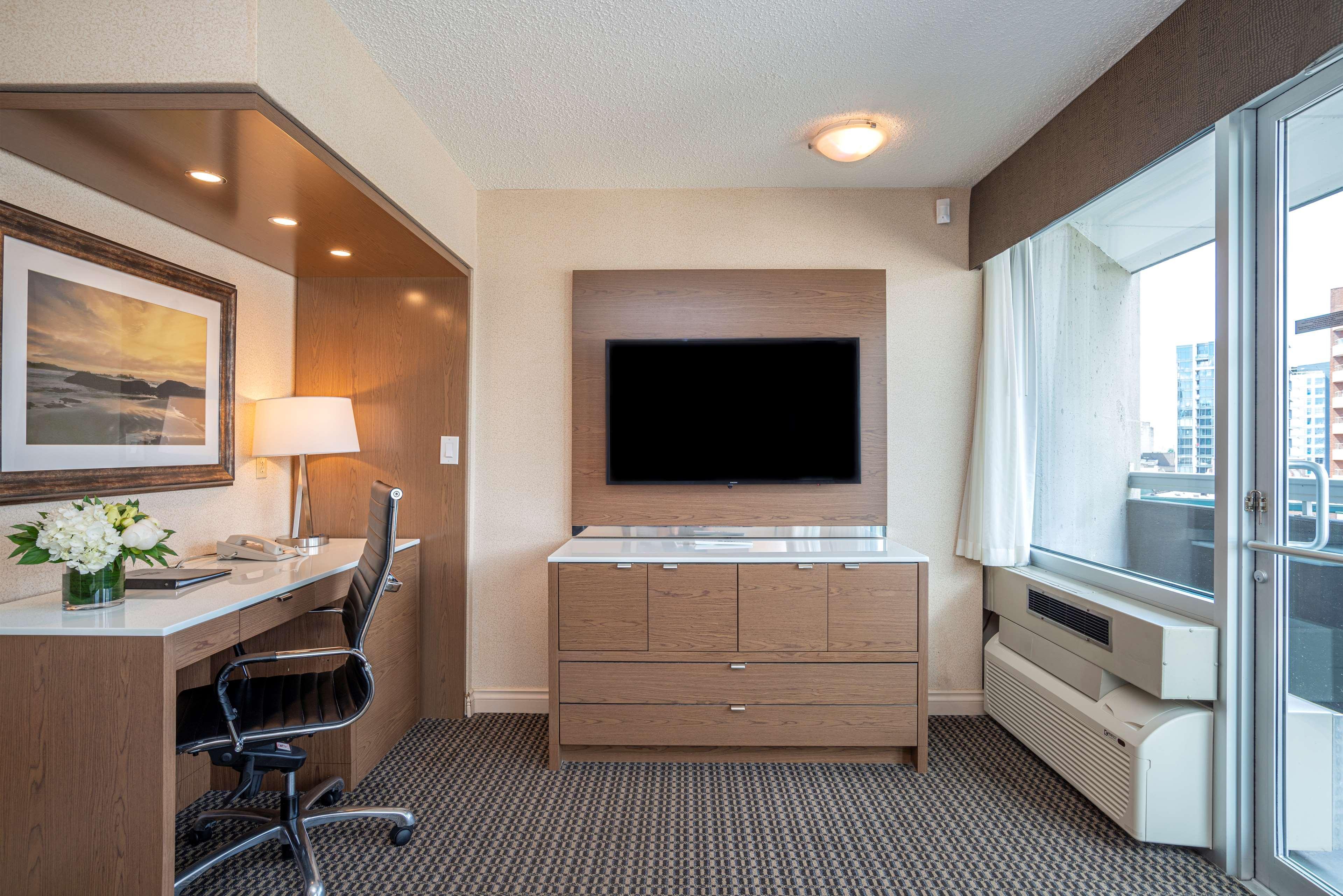 Hotel Western Premier Chateau Granville & & Conference Centre 4*