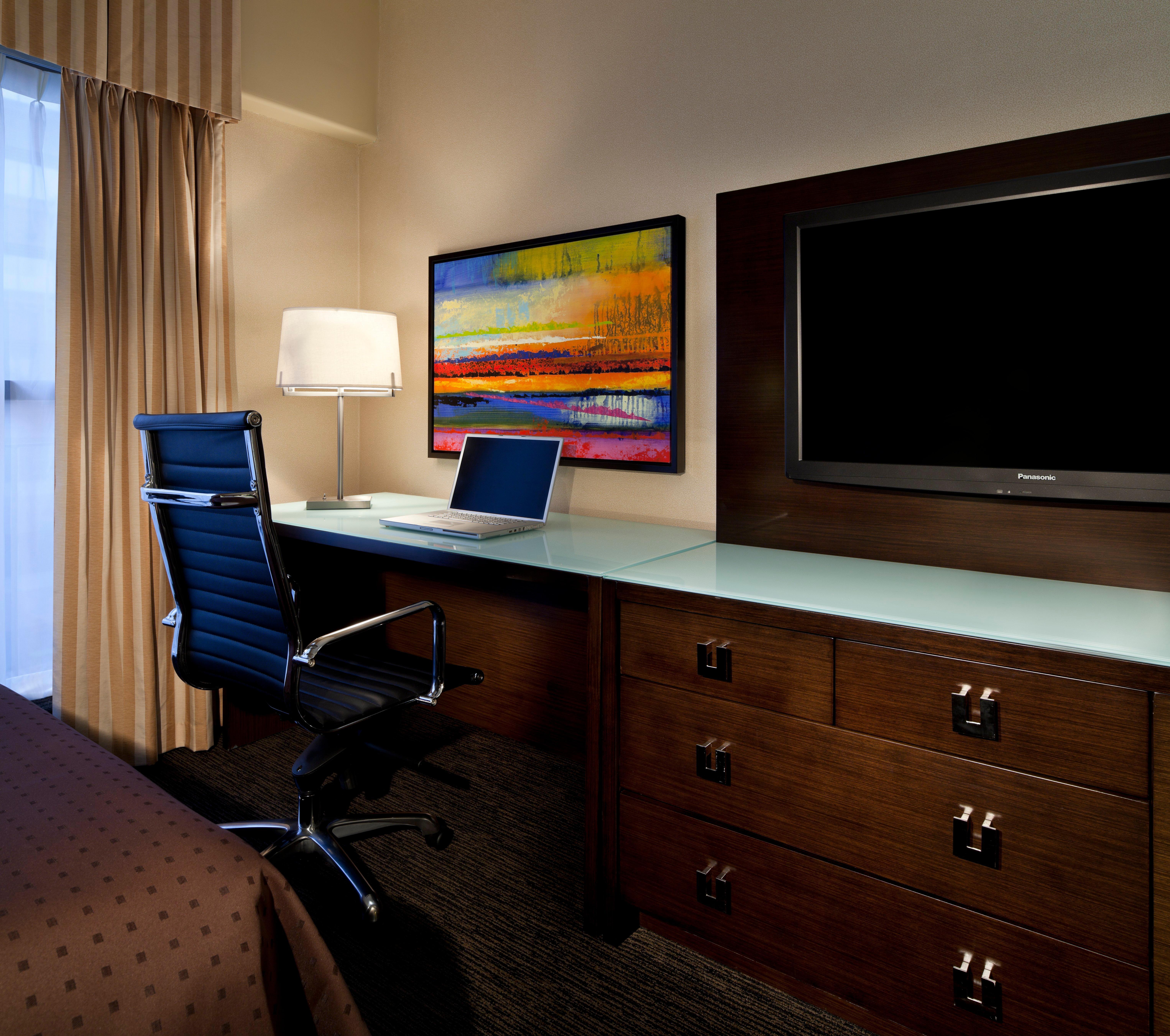 Hotel & Downtown By Ihg 3*