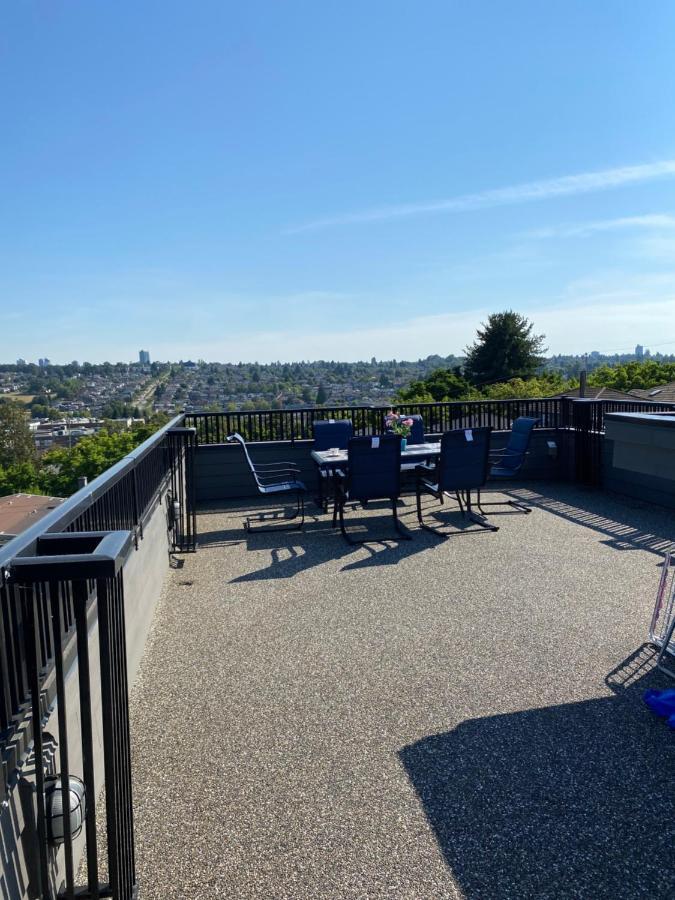 Bed & Breakfast Six Minutes To Rupert Station Vancouver