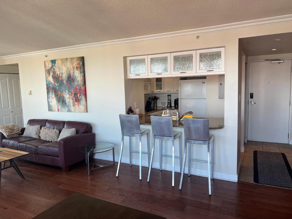 3 Bed 2 Bath Downtown Water And Views Apartment Vancouver