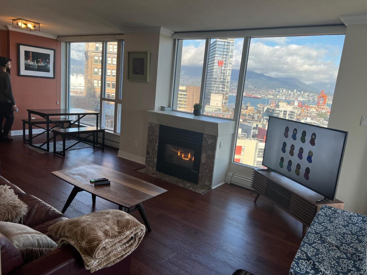 3 Bed 2 Bath Downtown Water And Views