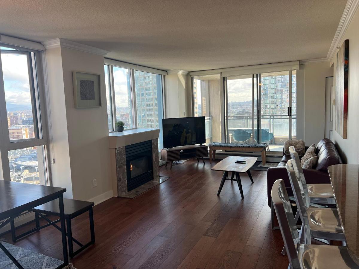 3 Bed 2 Bath Downtown Water And Views Vancouver