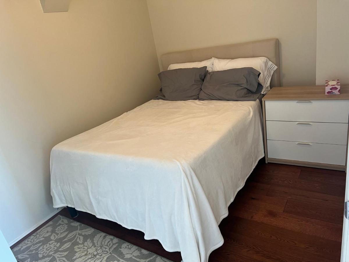 3 Bed 2 Bath Downtown Water And Views