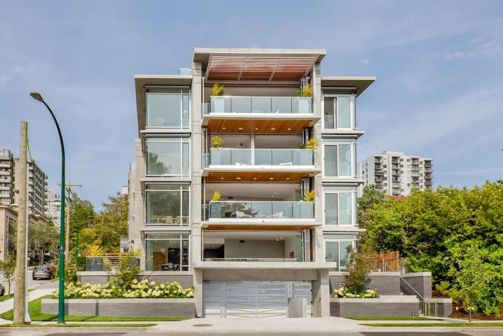 The Sunset Apartment *