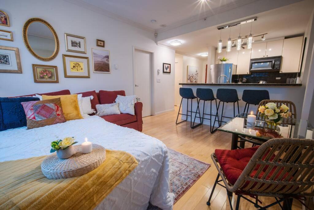 Apartment Heart Of Downtown King Suite/parkng/pool/gym/sauna