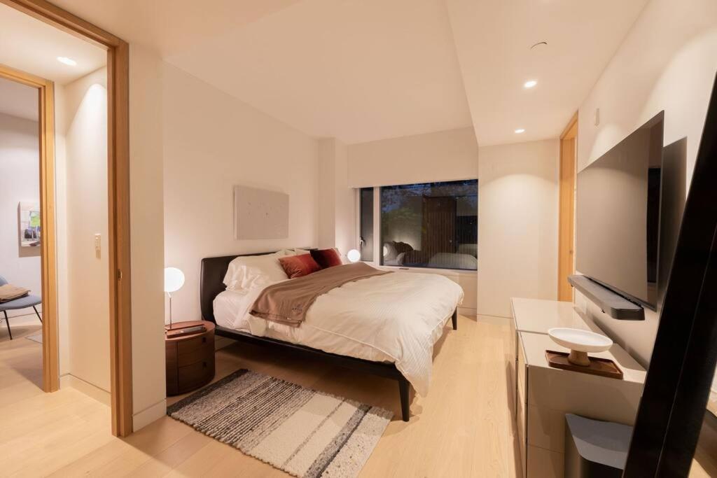 The Sunset Apartment