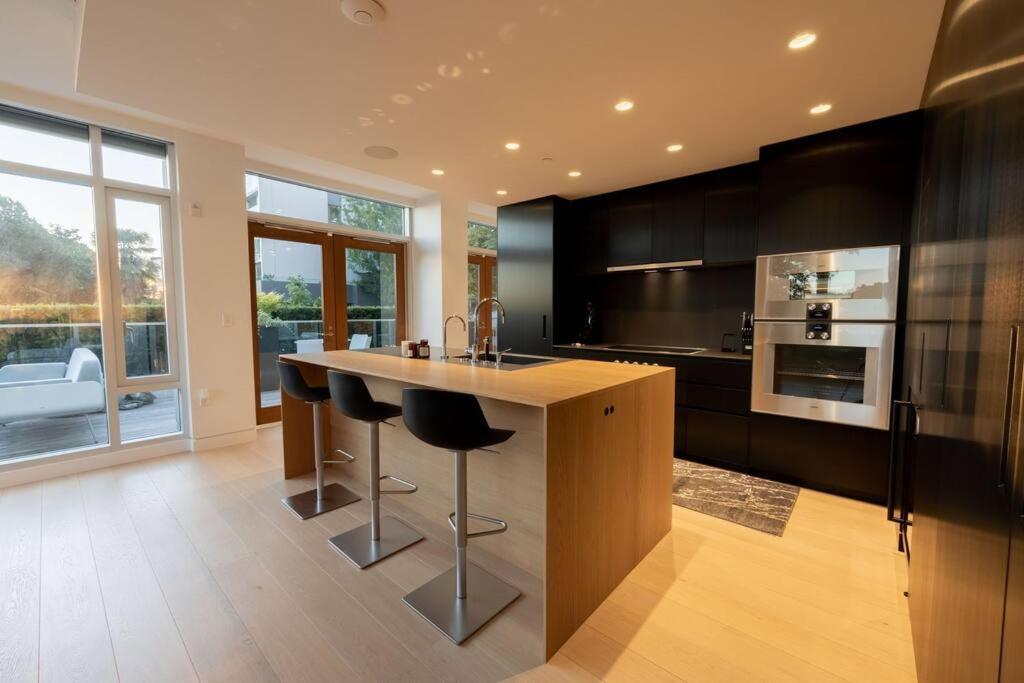 The Sunset Apartment *