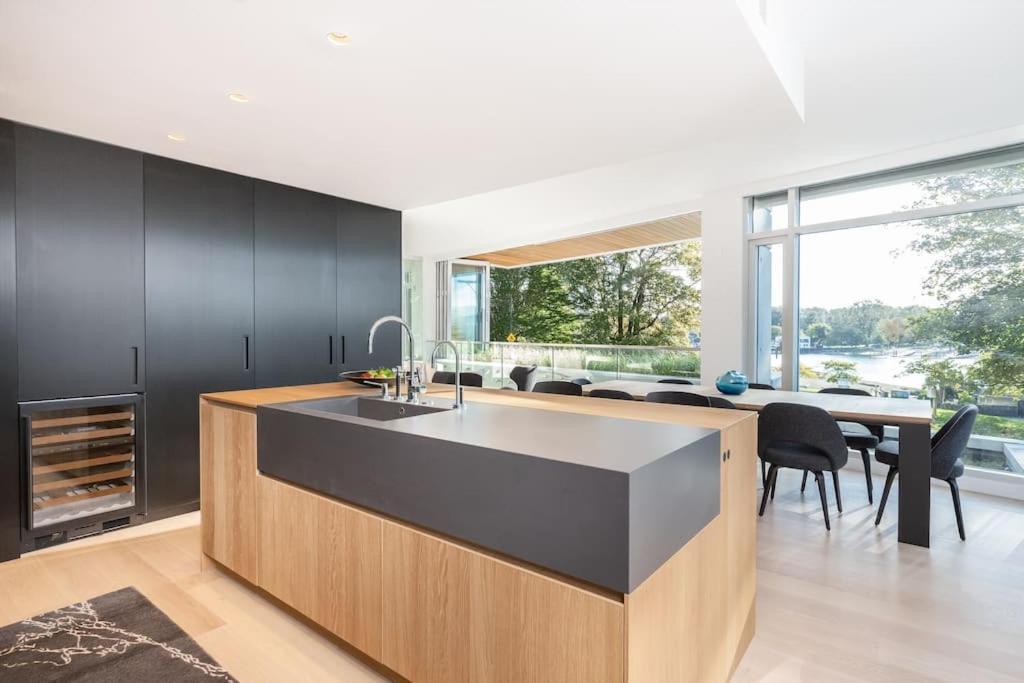 The Sunset Apartment *