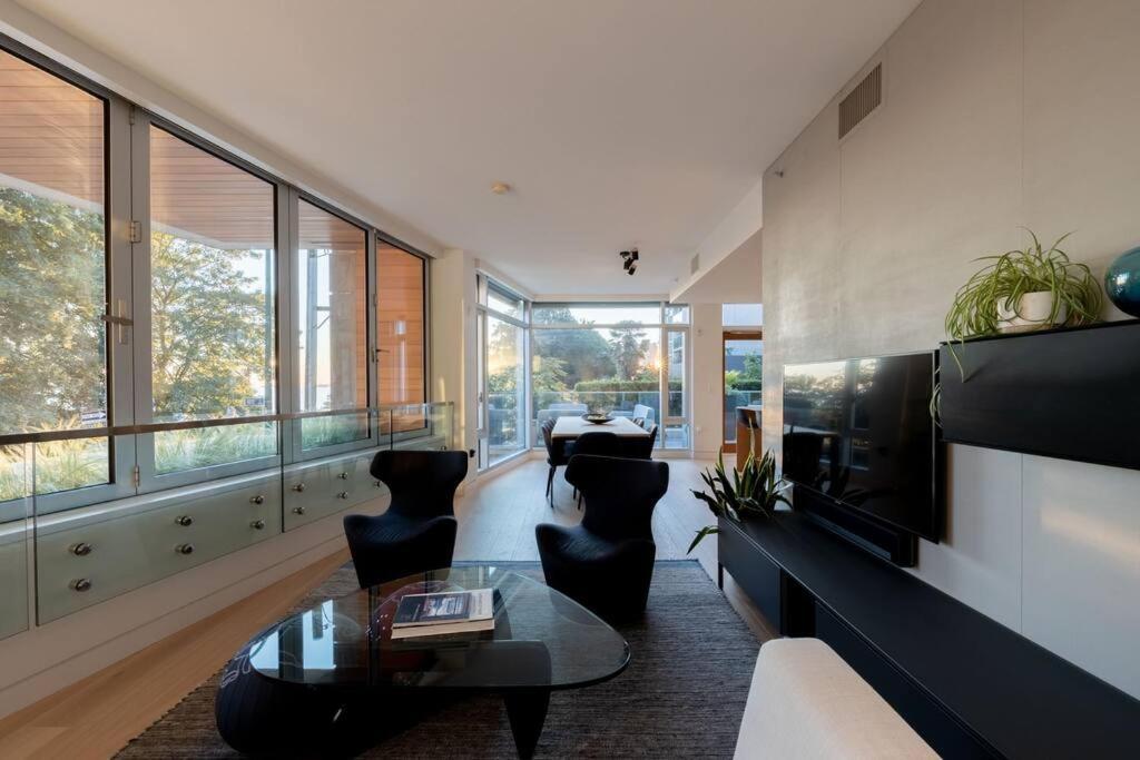 The Sunset Apartment