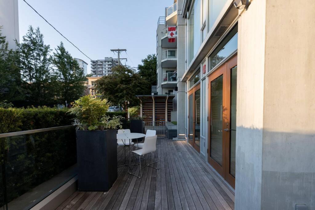 The Sunset Apartment