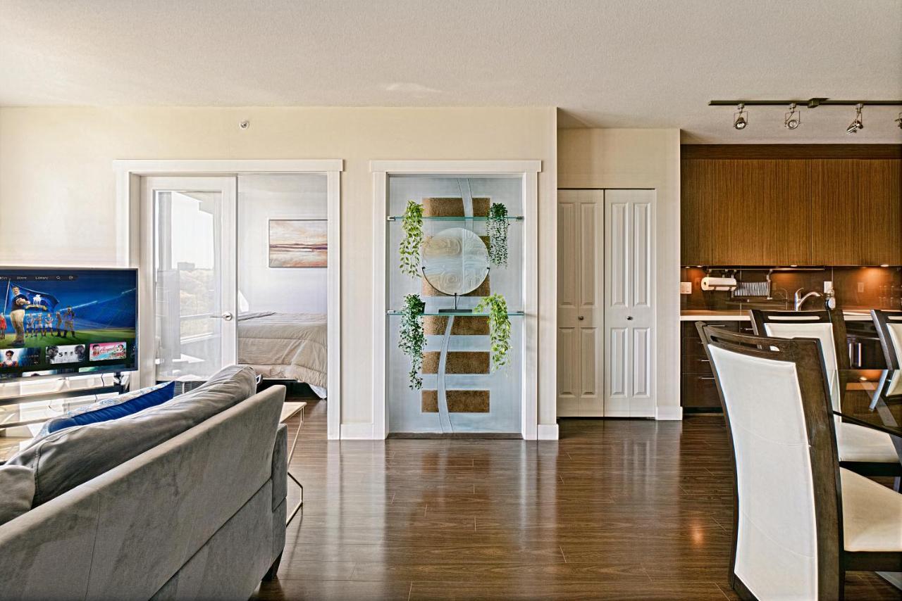 Marvelous 2 Bedroom With Stunning Downtown Views! Apartment