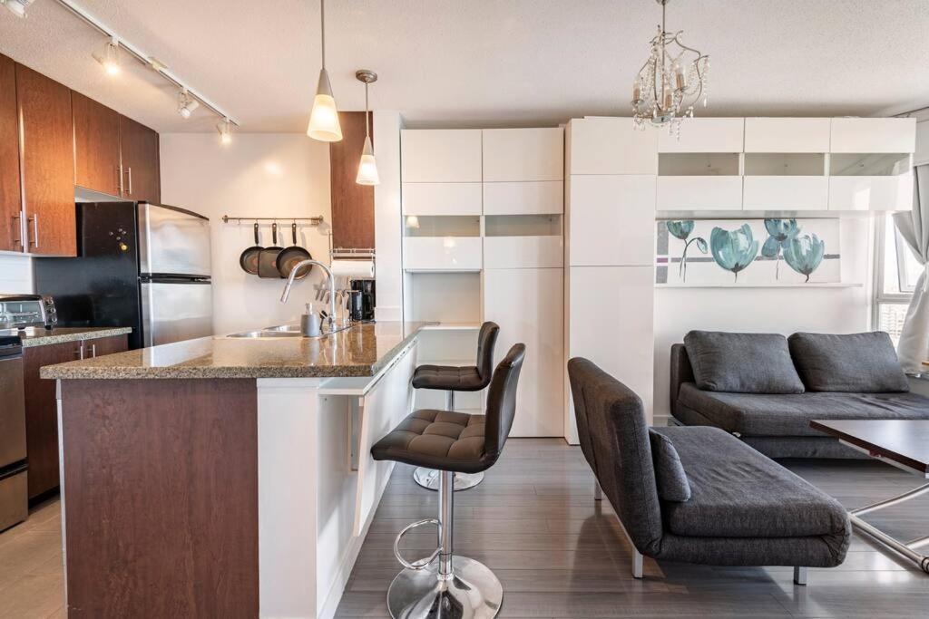 Apartment Downtown Living, Location/views/pool/workspace Vancouver