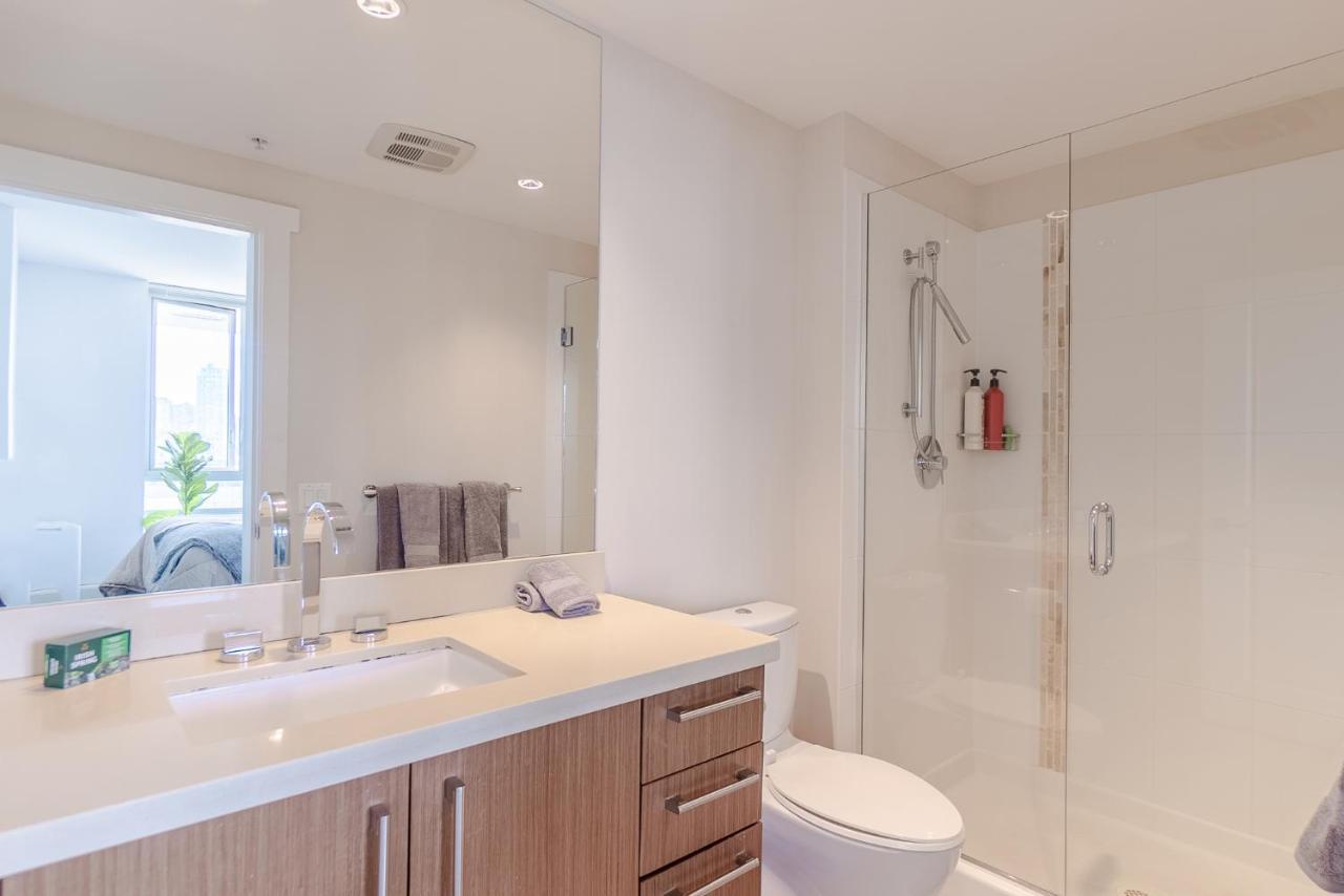 Marvelous 2 Bedroom With Stunning Downtown Views! Apartment